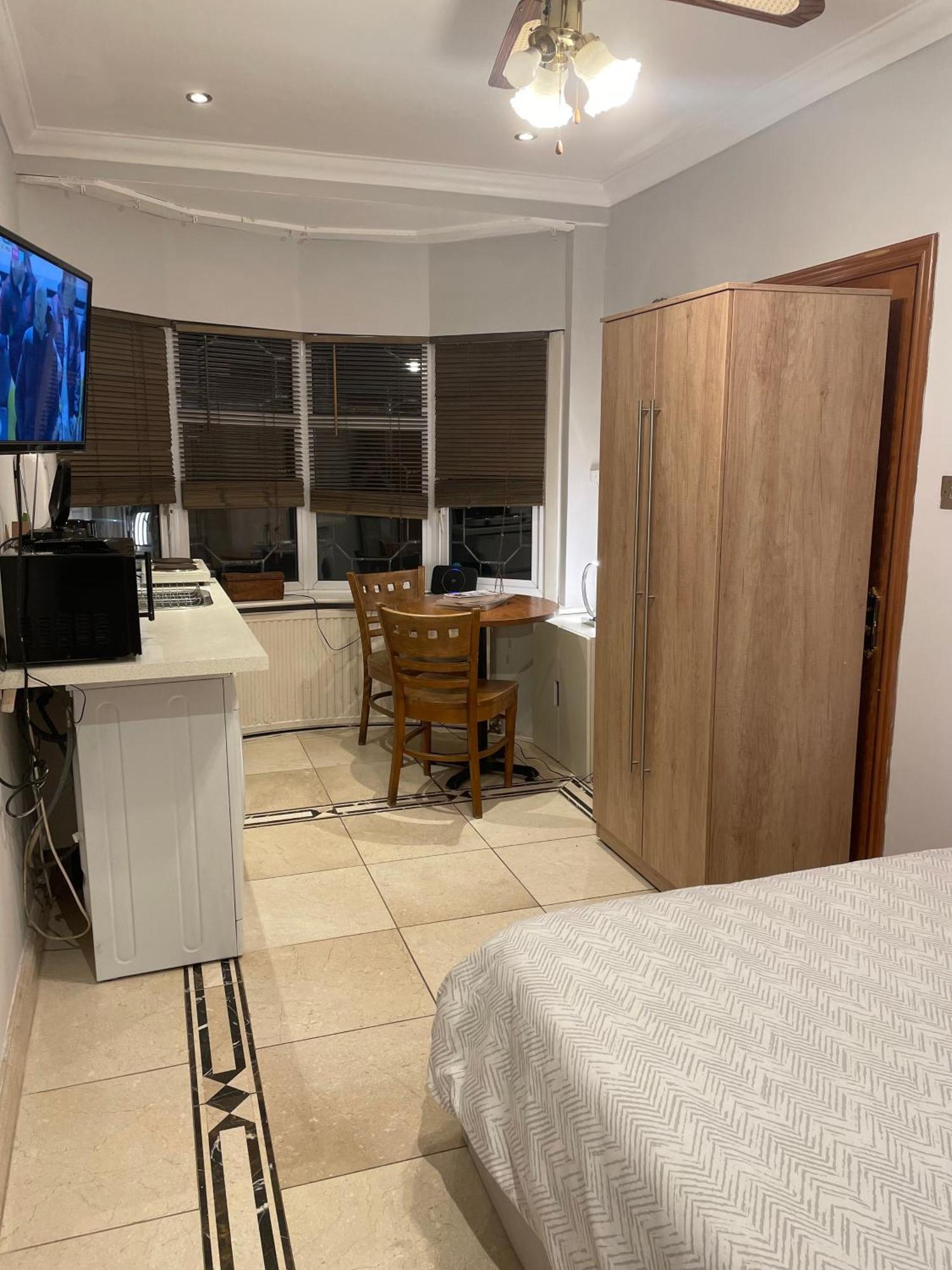 North London Studio Apartment Buitenkant foto